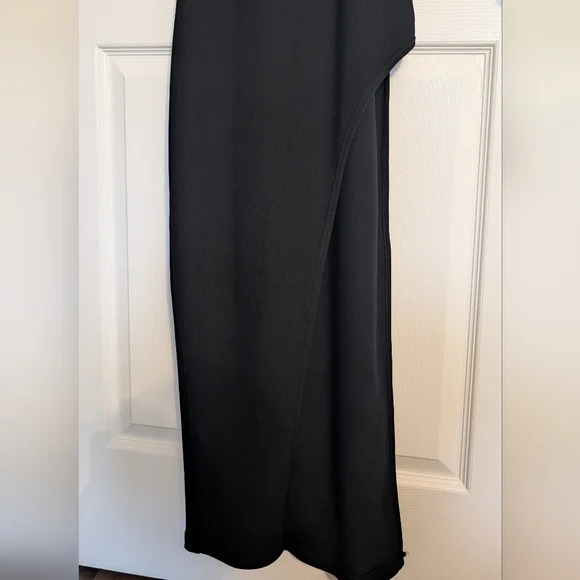 Formal Dress - Picture 2 of 4